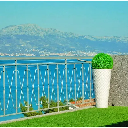 Littlevenice Appartme 50m From Sea דירה טרוגיר