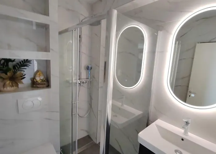 Littlevenice Appartme 50m From Sea Трогір