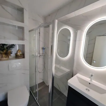 Littlevenice Appartme 50m From Sea Trogir